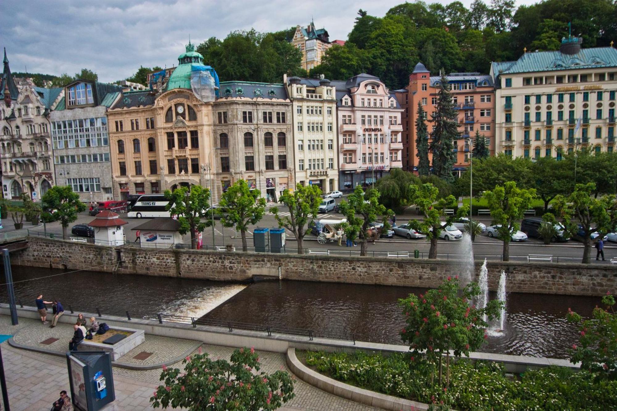 EA Hotel Mozart Karlovy Vary Exterior foto