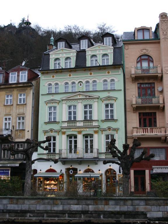 EA Hotel Mozart Karlovy Vary Habitación foto